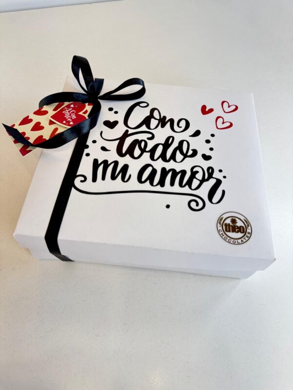 Caja fresas, bombones, galleta y Baileys